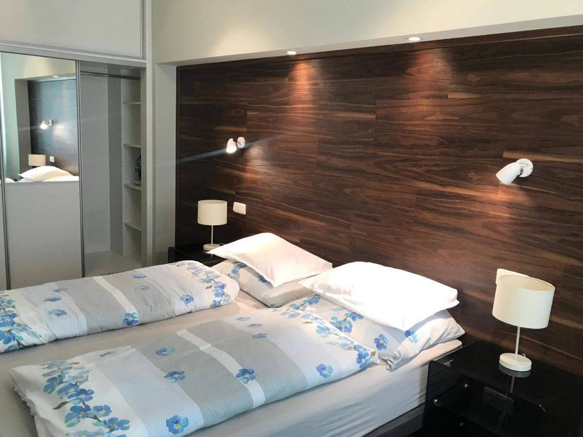 Apartman U Kolonady Karlovy Vary Bagian luar foto